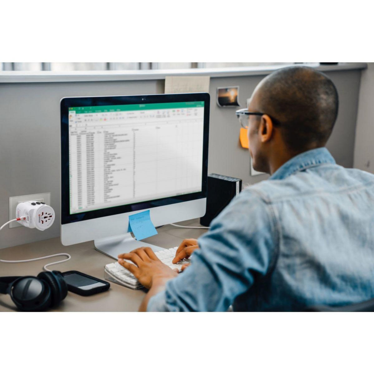 Skross Adaptateur de voyage Monde vers monde + 1 USB A + 1 USB C