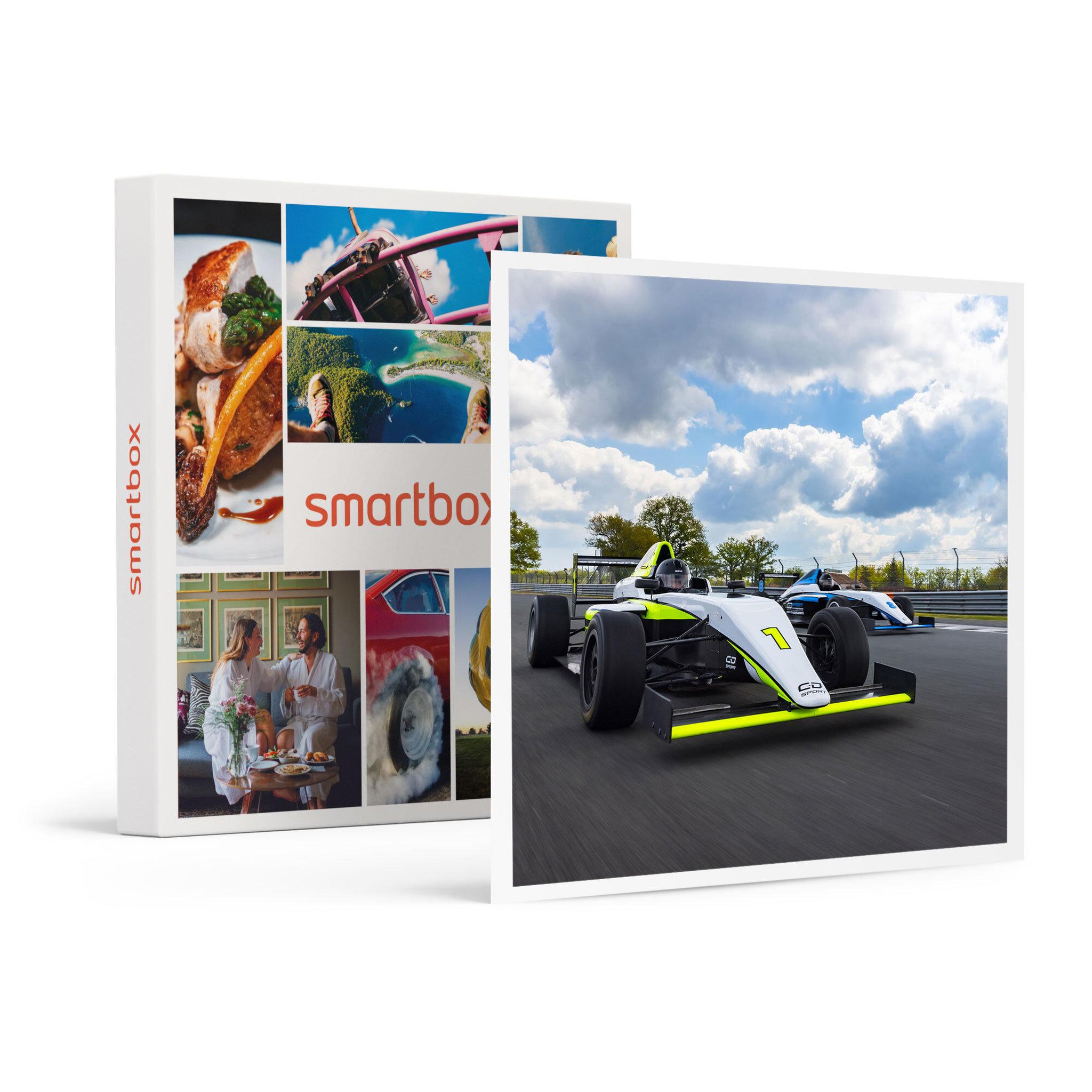 Voir la diapositive 1 : Smartbox Stage de pilotage monoplace : 6 tours sur le circuit de Nogaro en Formule 4 Tatuus - Coffret Cadeau Sport & Aventure
