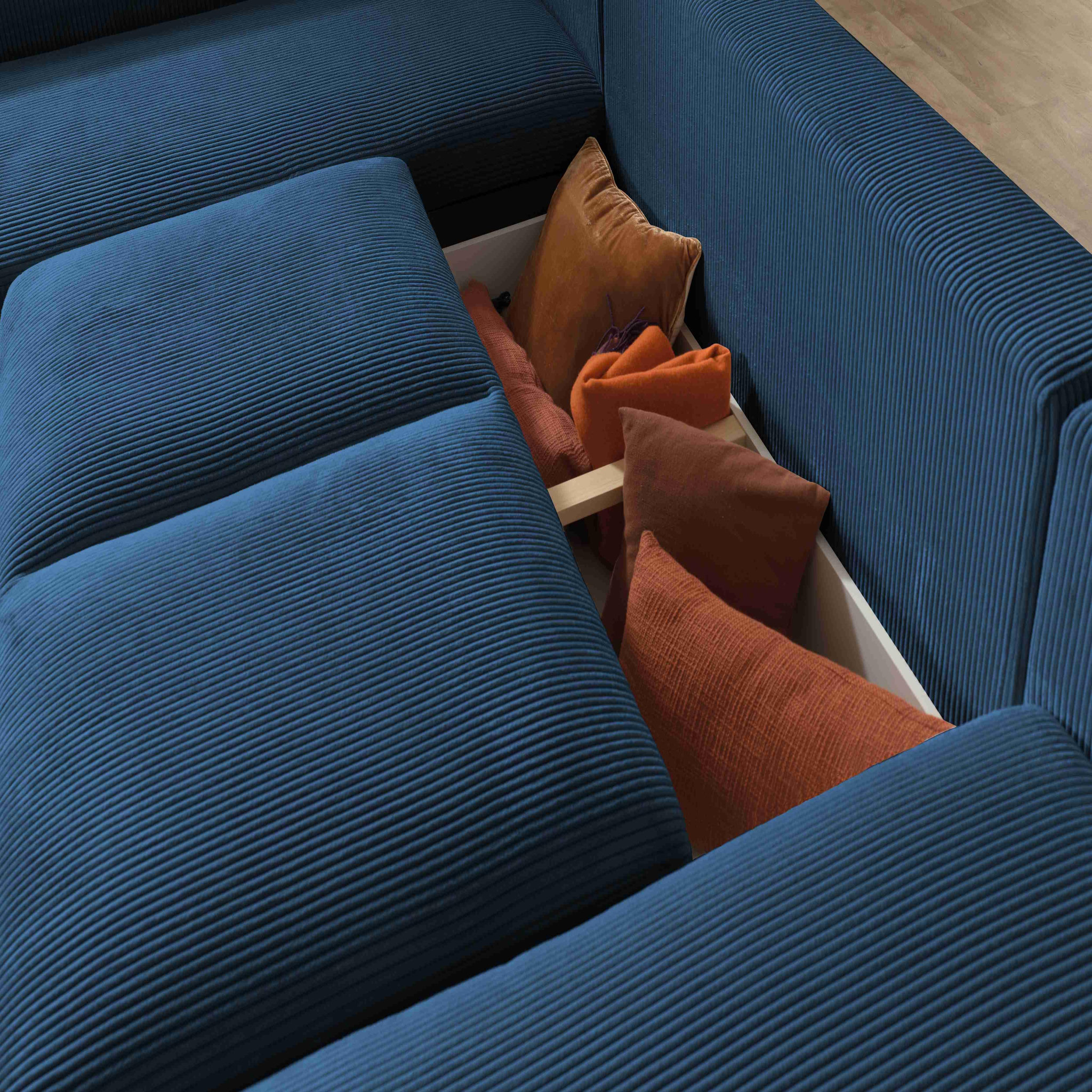 Voir la diapositive 4 : LISA DESIGN Livy - canapé panoramique convertible - avec coffre - en velours côtelé - 7 places - gauche