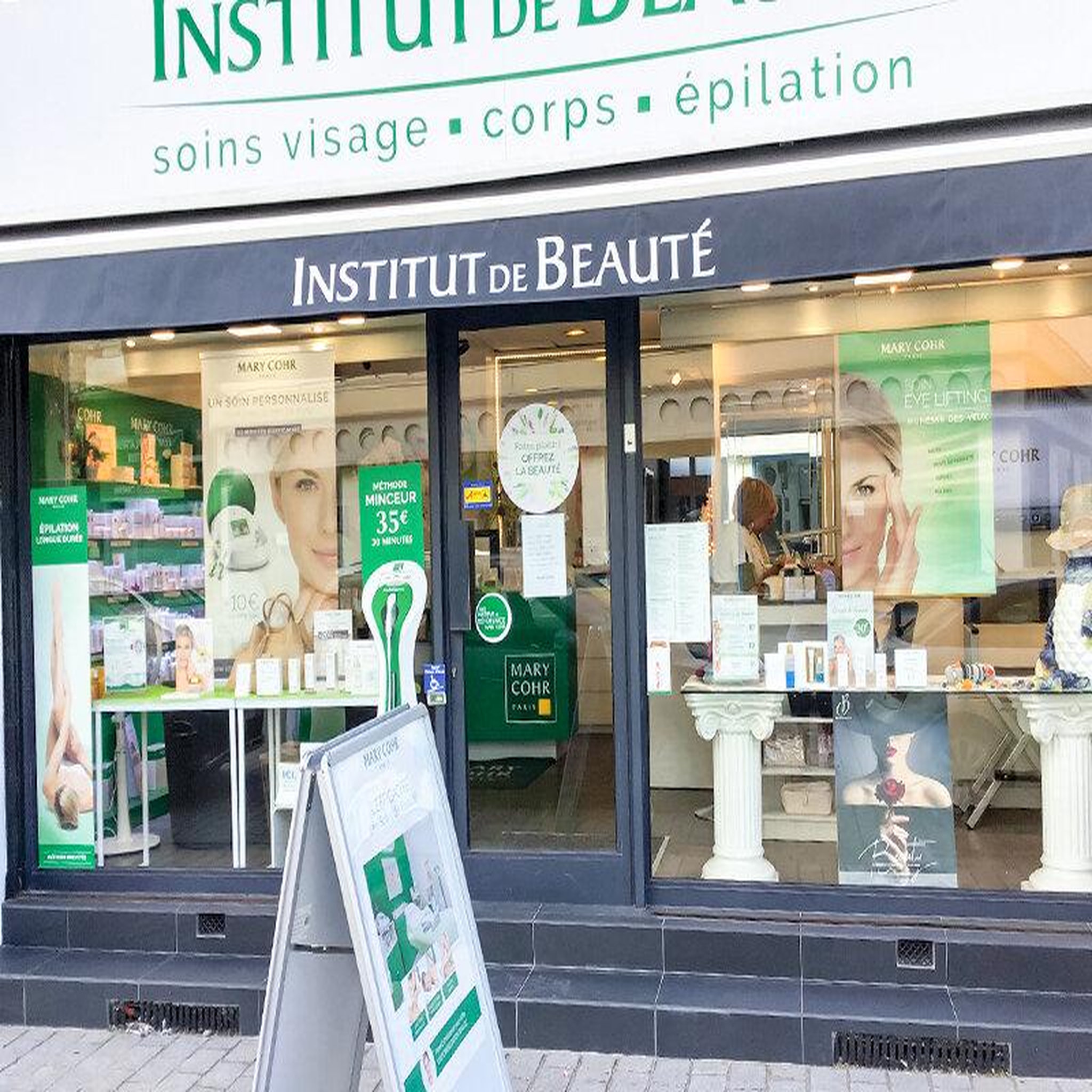 Voir la diapositive 4 : Smartbox Journée relaxante : soin avec ou sans accès au spa - coffret cadeau bien-être