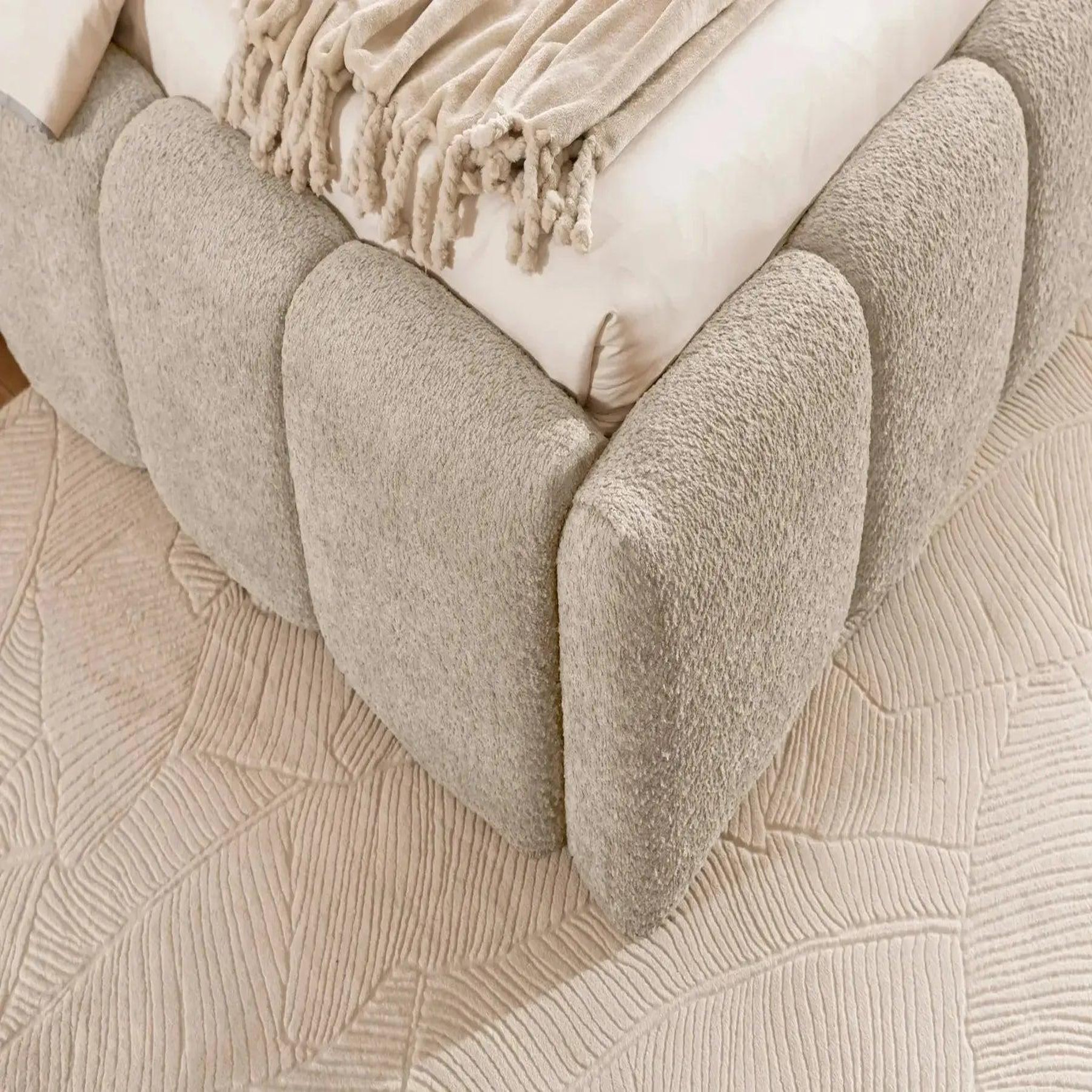 Voir la diapositive 6 : CASANOVA PARIS Elise - lit coffre tissu bouclette