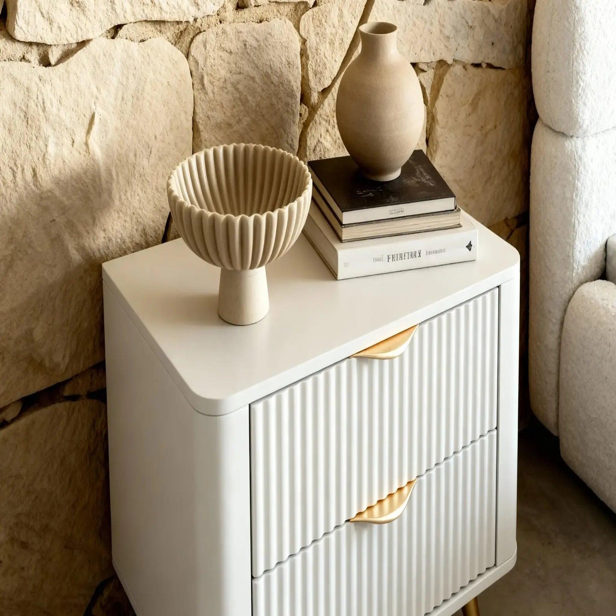 Voir la diapositive 5 : CASANOVA PARIS Joudy - table de chevet 63cmeffet rainuré