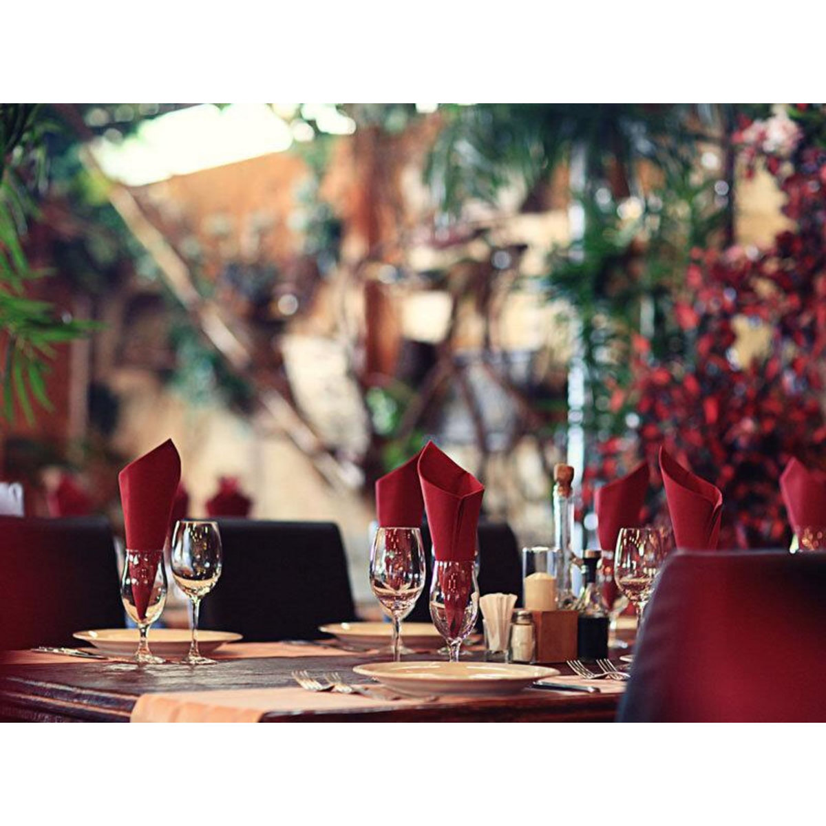 Smartbox Massage avec accès à l'espace bien-être et dîner Menu 3 Plats pour 2 - Coffret Cadeau Multi-thèmes