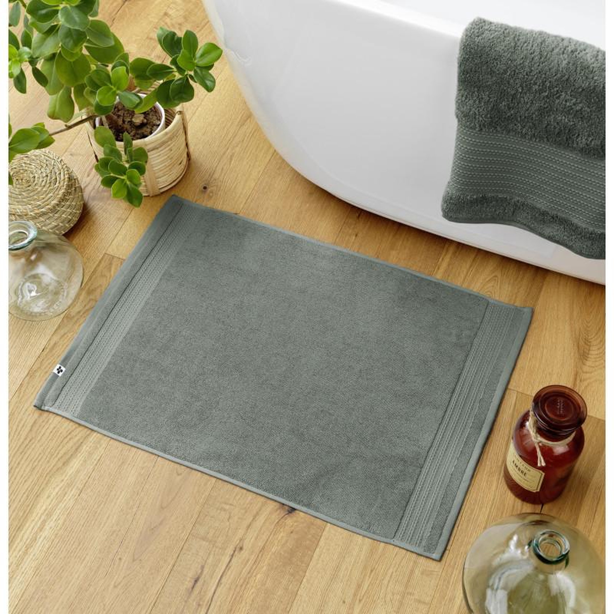 Voir la diapositive 1 : L EFFET PAPILLON Tapis de bain  Garance  50 x 70 cm / 100% Coton Bio / 600 gr/m² l'Effet Papillon -  - Tapis de bain 50 x 70 cm