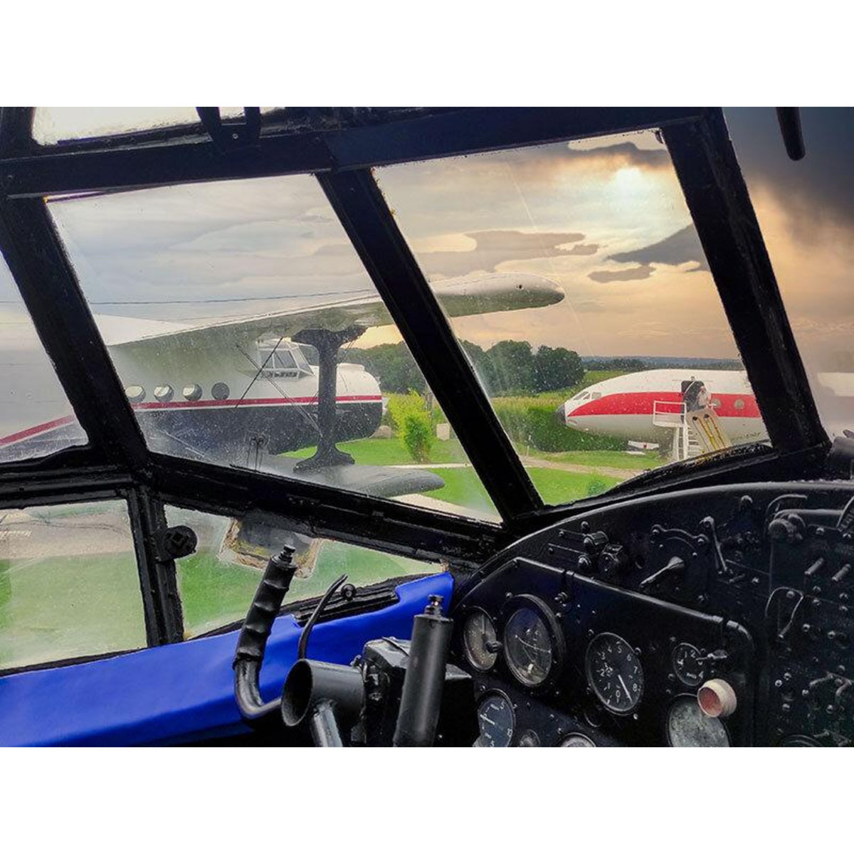 Smartbox Séjour insolite : 1 nuit dans un avion Antonov dans les Vosges - Coffret Cadeau Séjour