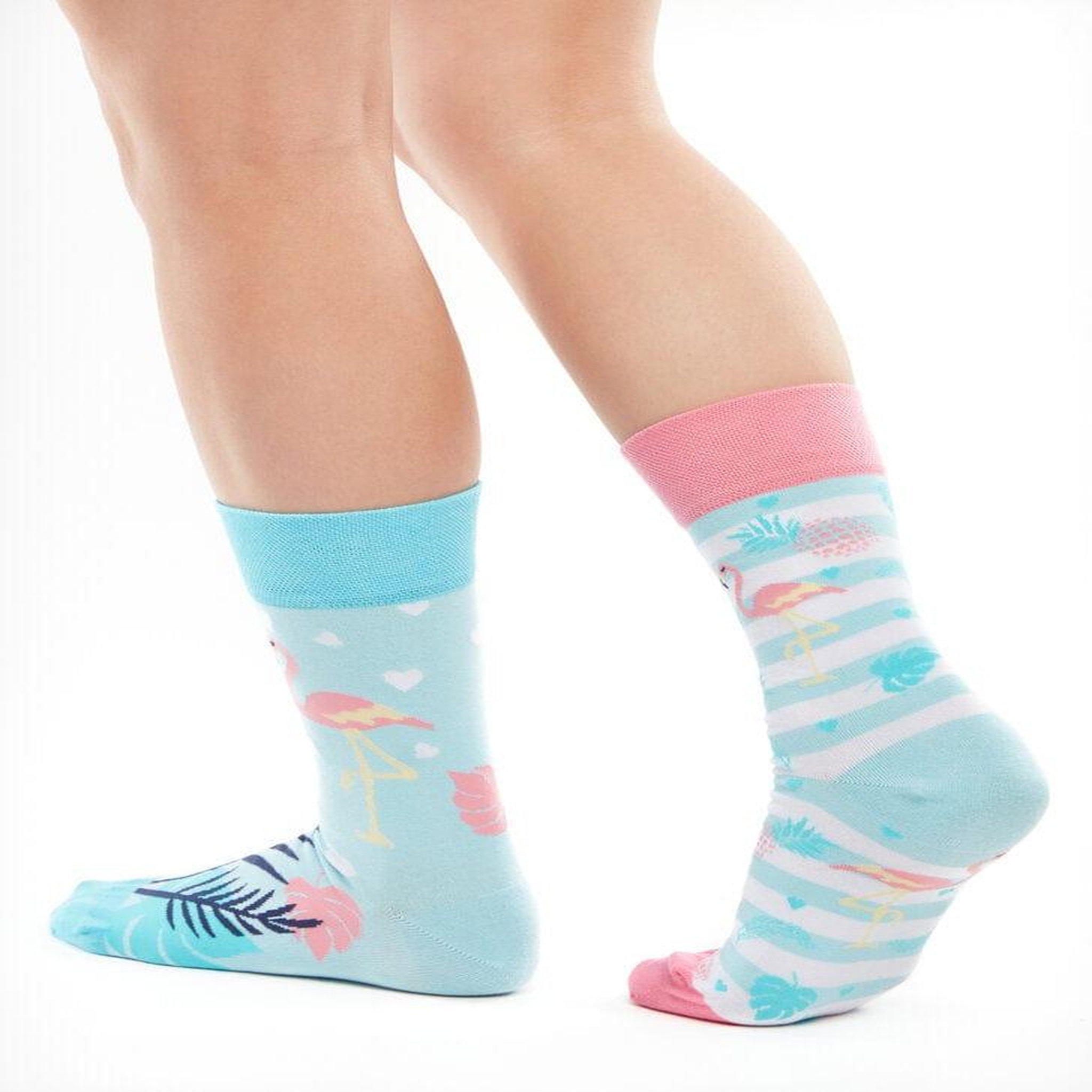 Voir la diapositive 3 : DEDOLES Chaussettes flamants roses amoureux