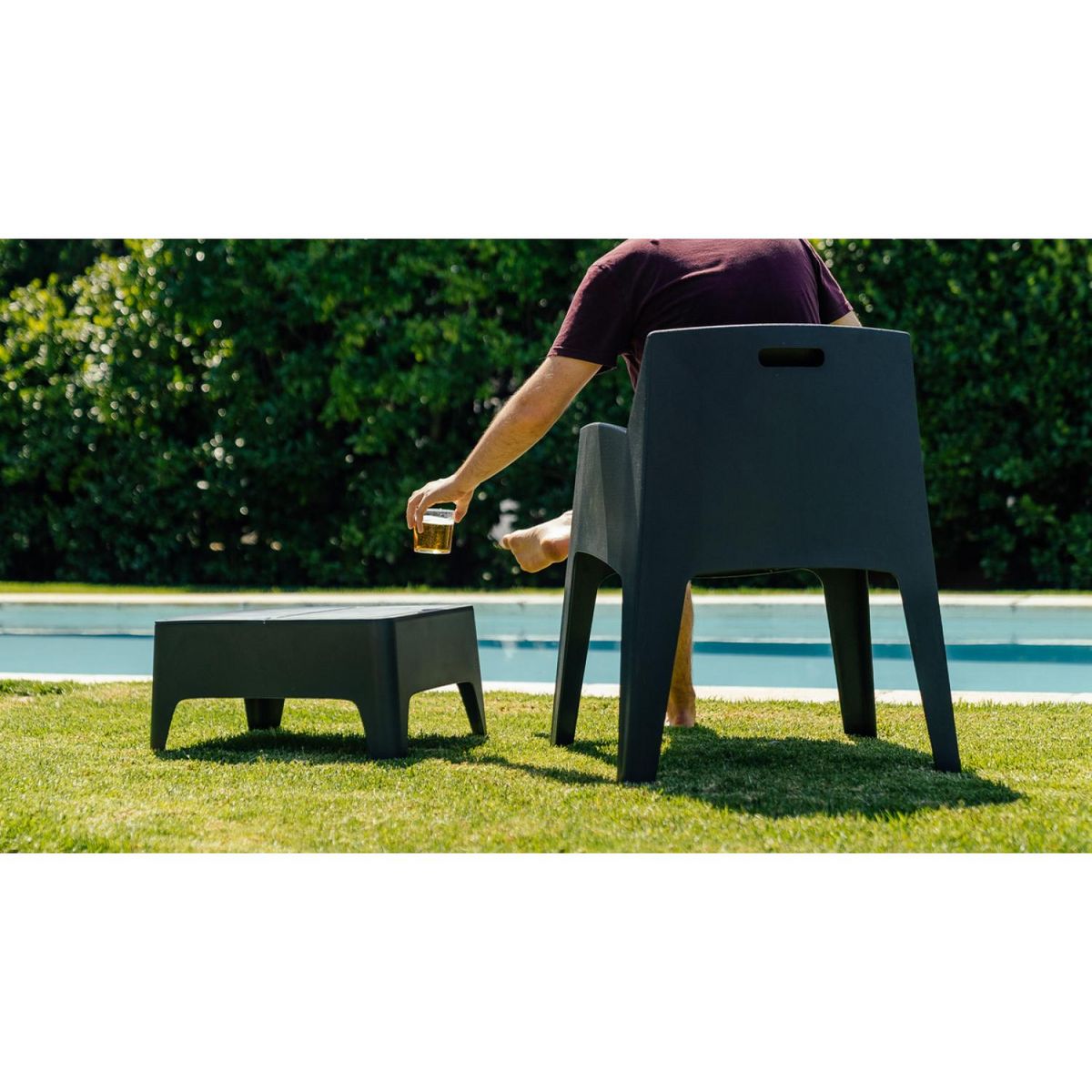 CONCEPT USINE Table et 2 fauteuils gris anthracite COSTA