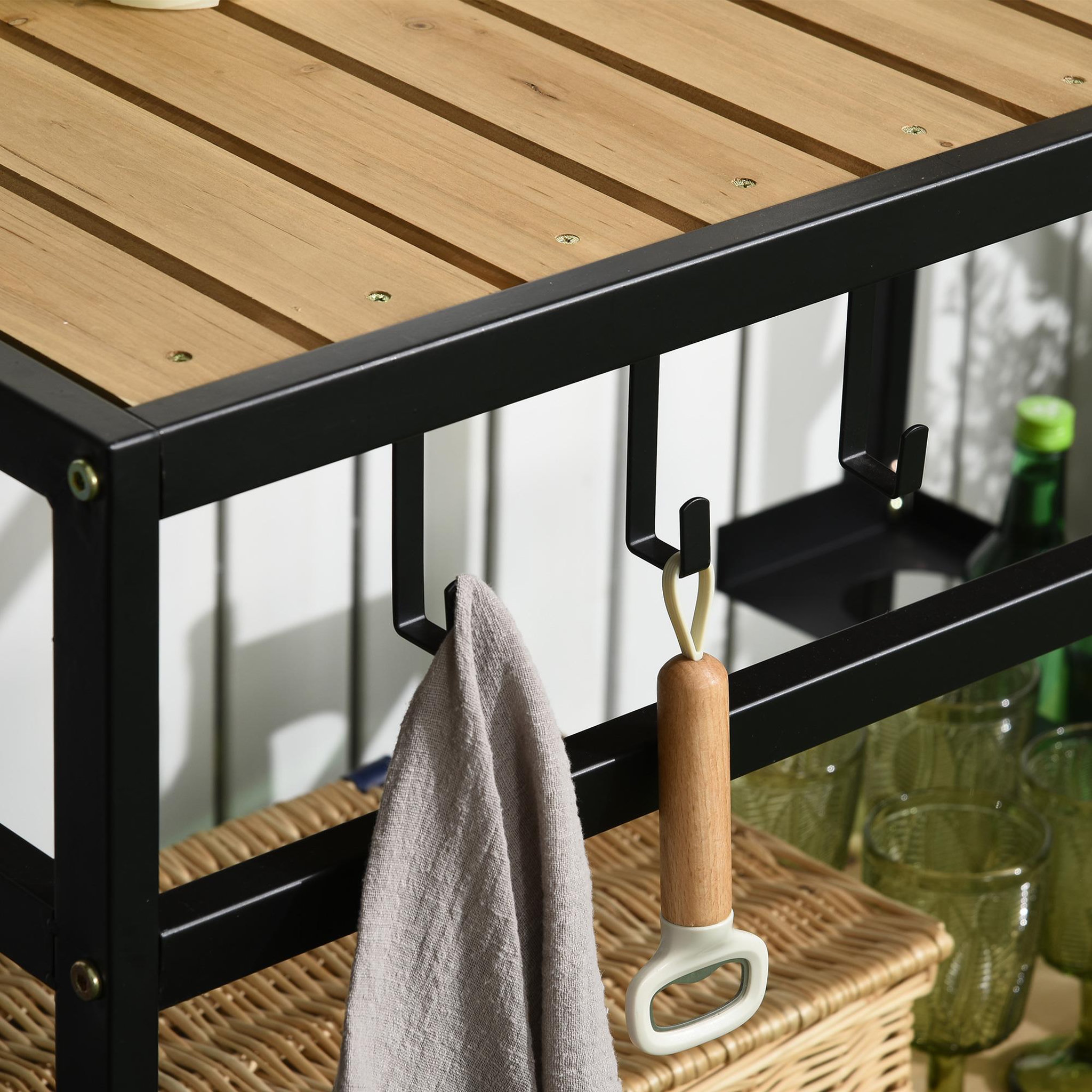 Voir la diapositive 5 : OUTSUNNY Desserte de jardin chariot pour plancha barbecue en bois et métal avec 2 étagères et 3 crochets - 107 x 65 x 80 cm noir naturel