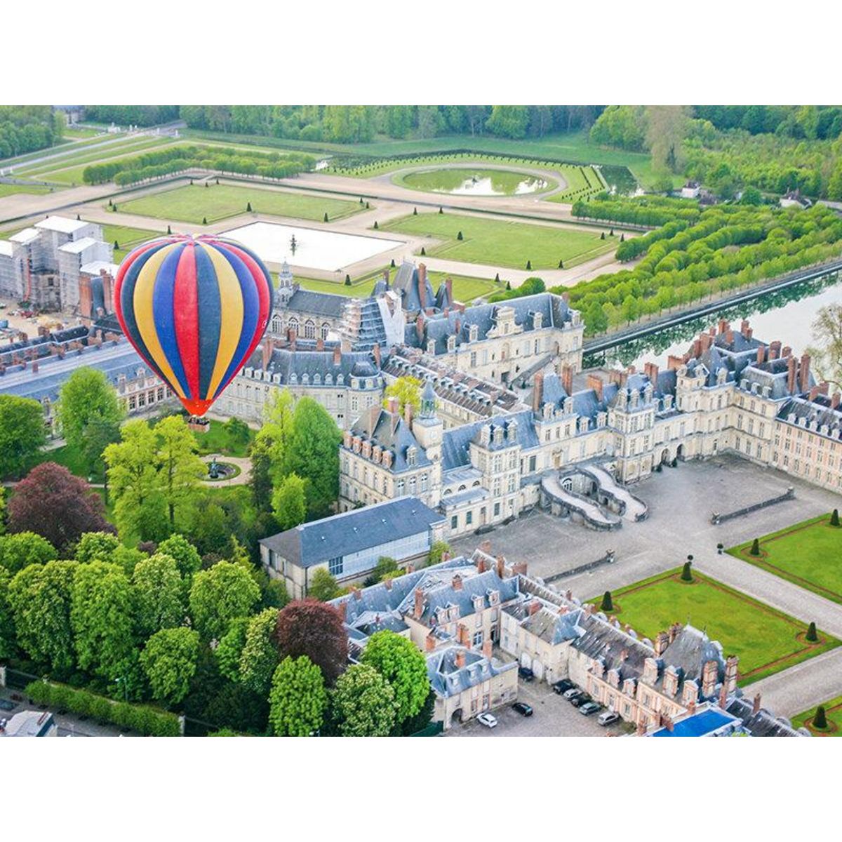Smartbox Vol en montgolfière pour 2 au-dessus du château de Fontainebleau en semaine - Coffret Cadeau Sport & Aventure