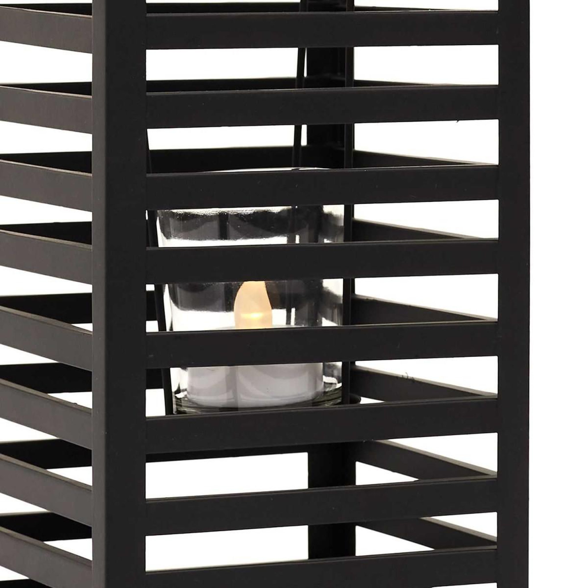 Voir la diapositive 5 : The Home Deco Factory Lanterne Design en Métal  Black Forest  24cm Noir