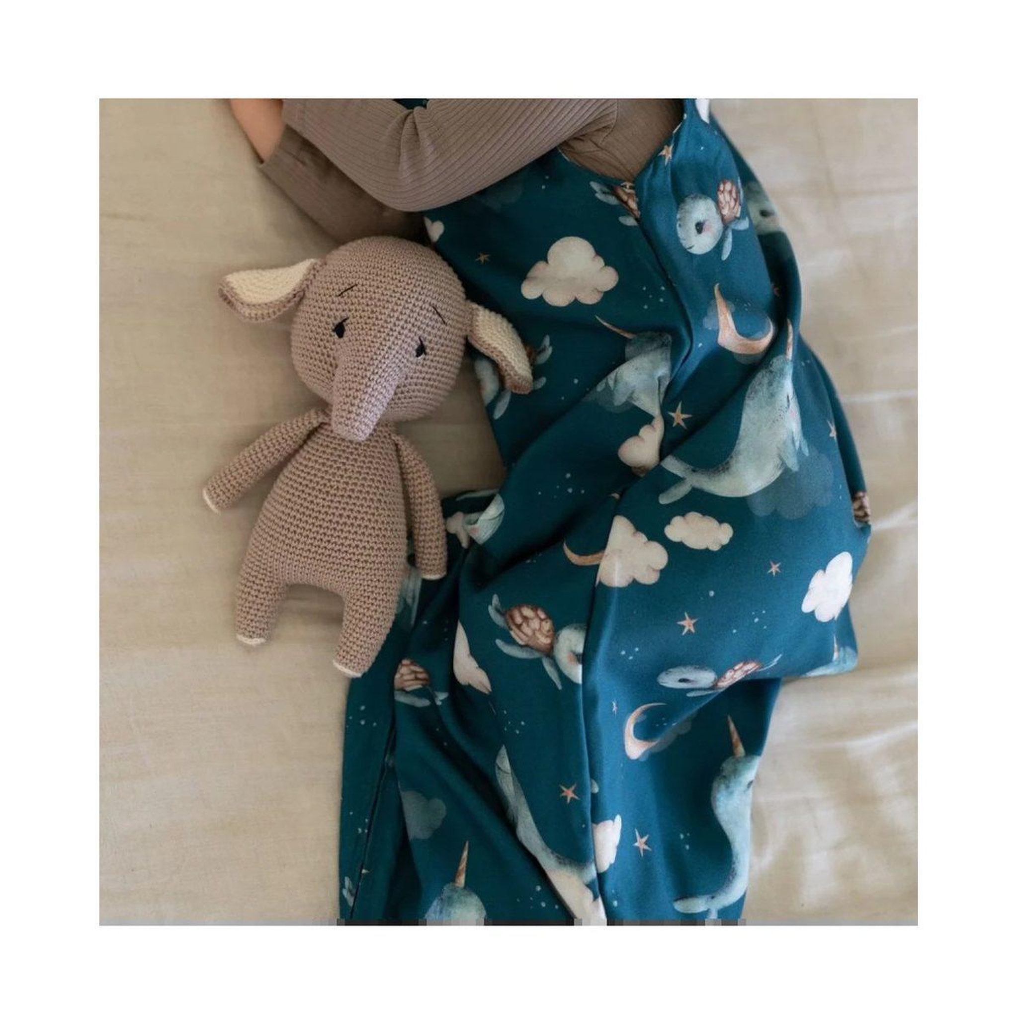 Voir la diapositive 2 : WALDIN Gigoteuse en bambou 40 × 64 cm 2,5 TOG - taille S - motif baleine, bleu foncé