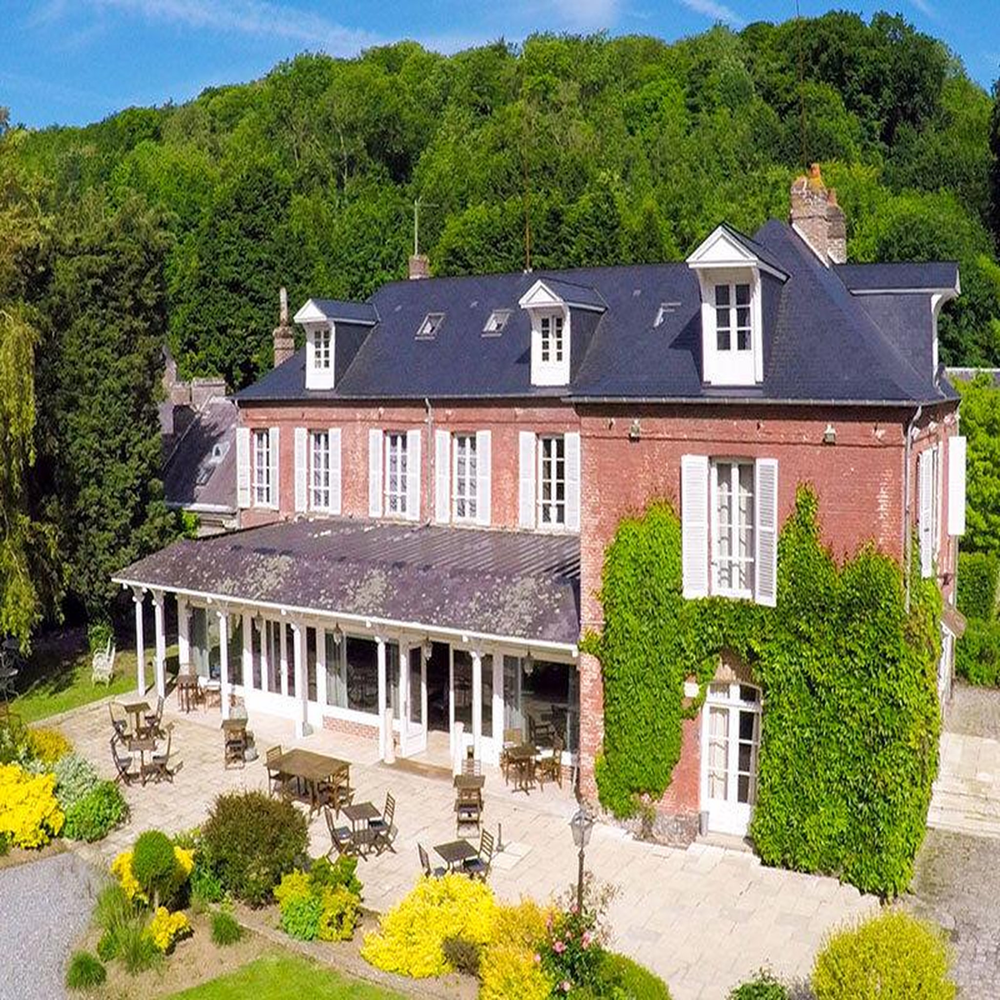 Voir la diapositive 4 : Smartbox 3 jours en domaine proche de la mer avec accès au spa en normandie - coffret cadeau séjour