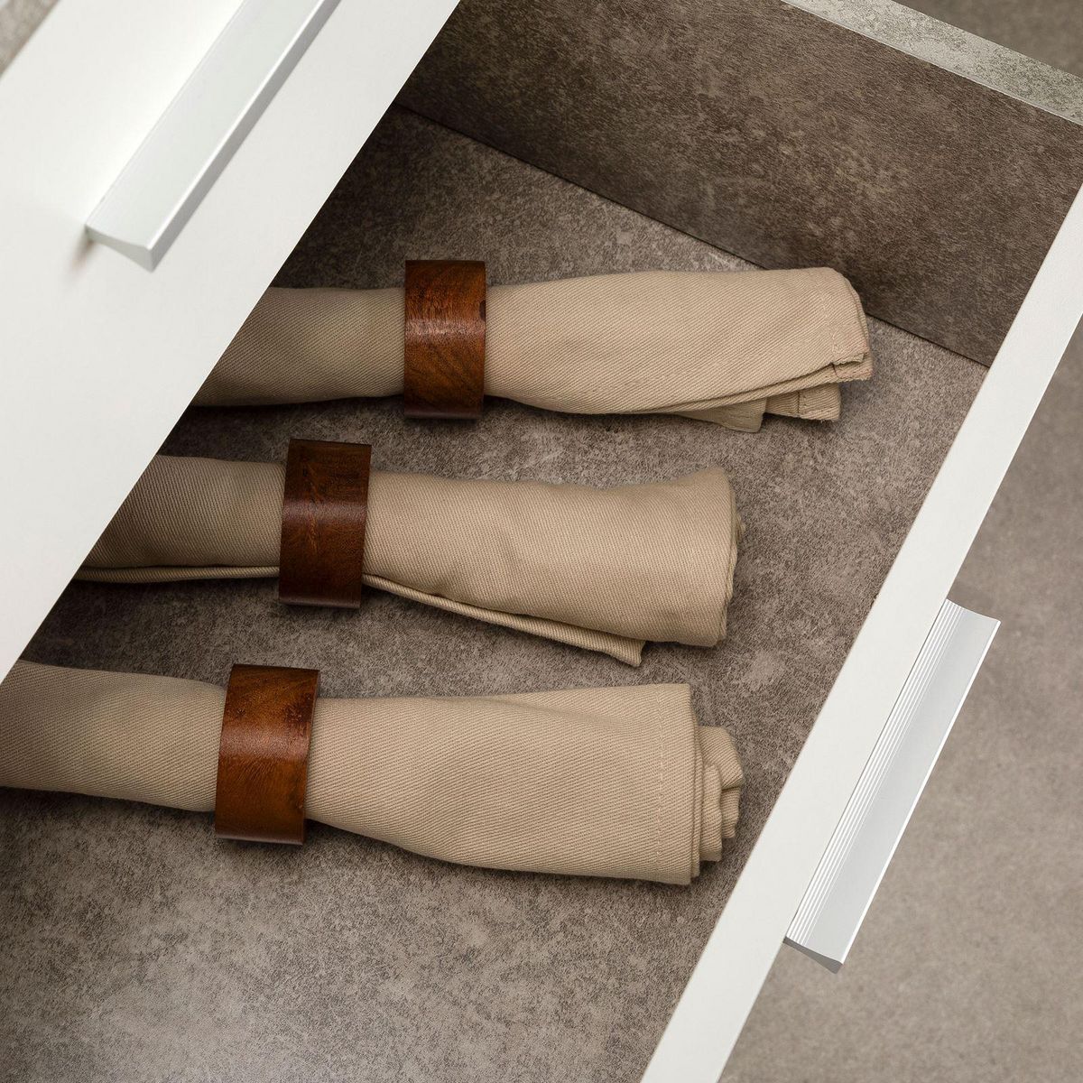 IDIMEX Buffet CHICAGO avec 4 tiroirs et 1 porte, en mélaminé