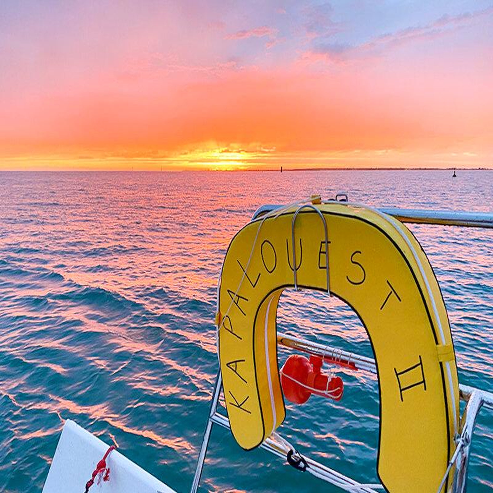 Voir la diapositive 5 : Smartbox 3 jours en hôtel avec promenade en voilier de 2h au coucher du soleil à la rochelle - coffret cadeau séjour