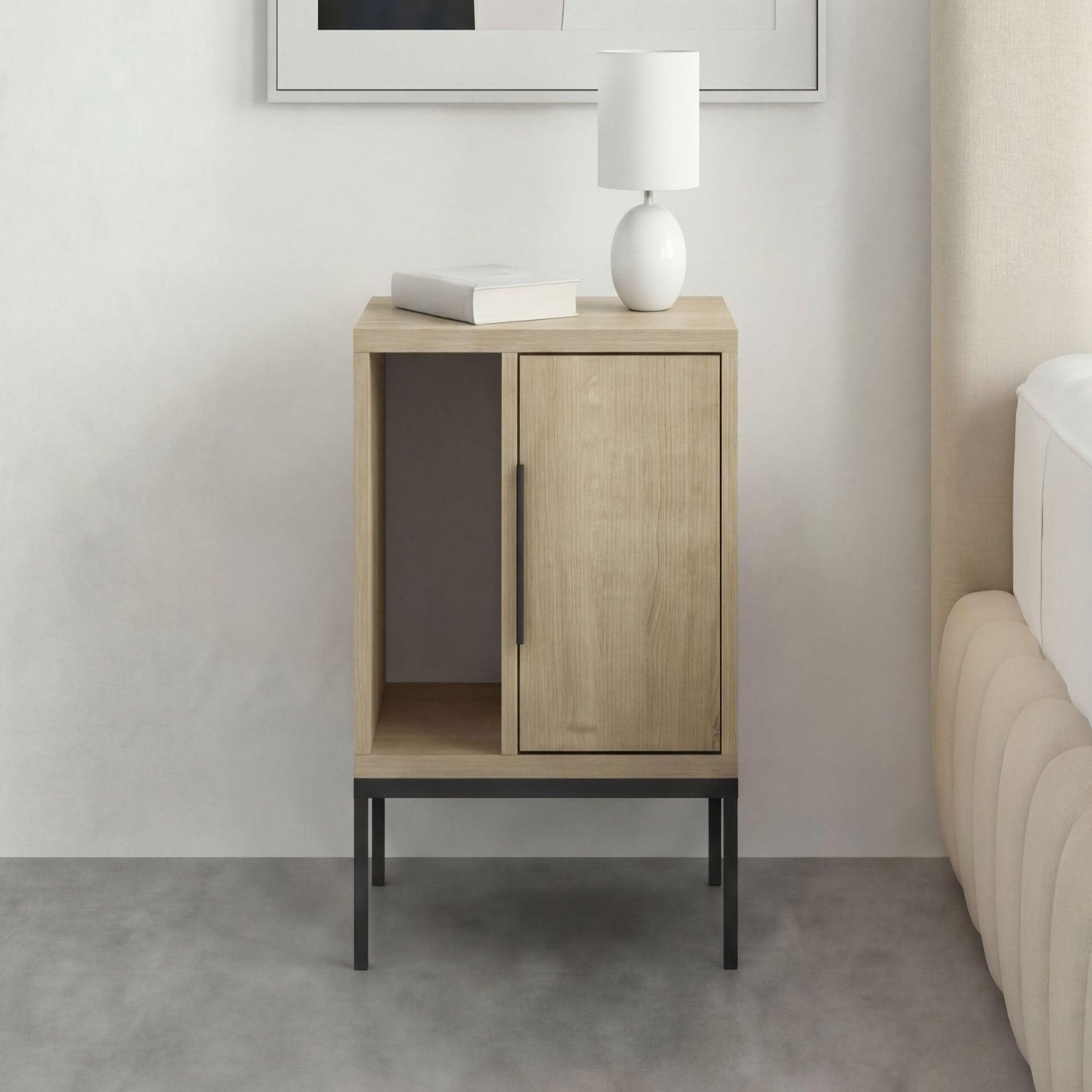 Voir la diapositive 2 : CASANOVA PARIS Marta - table de chevet 45cm en mélamine - chêne clair