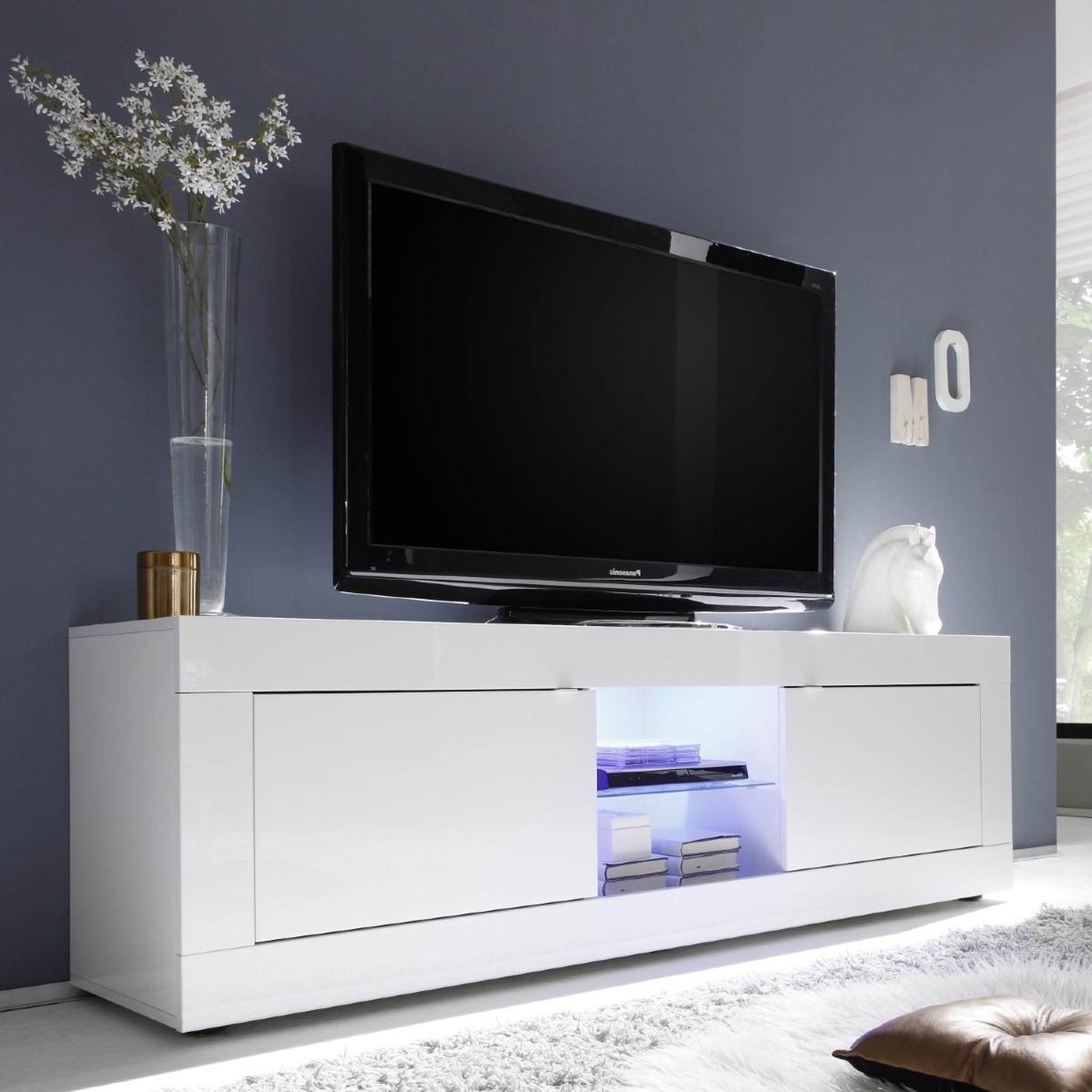 Voir la diapositive 2 : JLC KREATION Meuble tv 2 portes - 2 niches blanc laqué 180cm calia