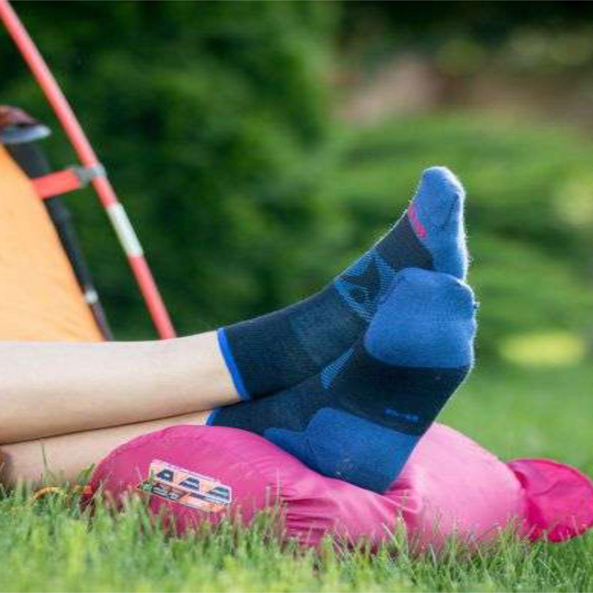 Voir la diapositive 2 : TRY TO FLY Chaussettes de randonnée courtes fines laine mérinos bleues