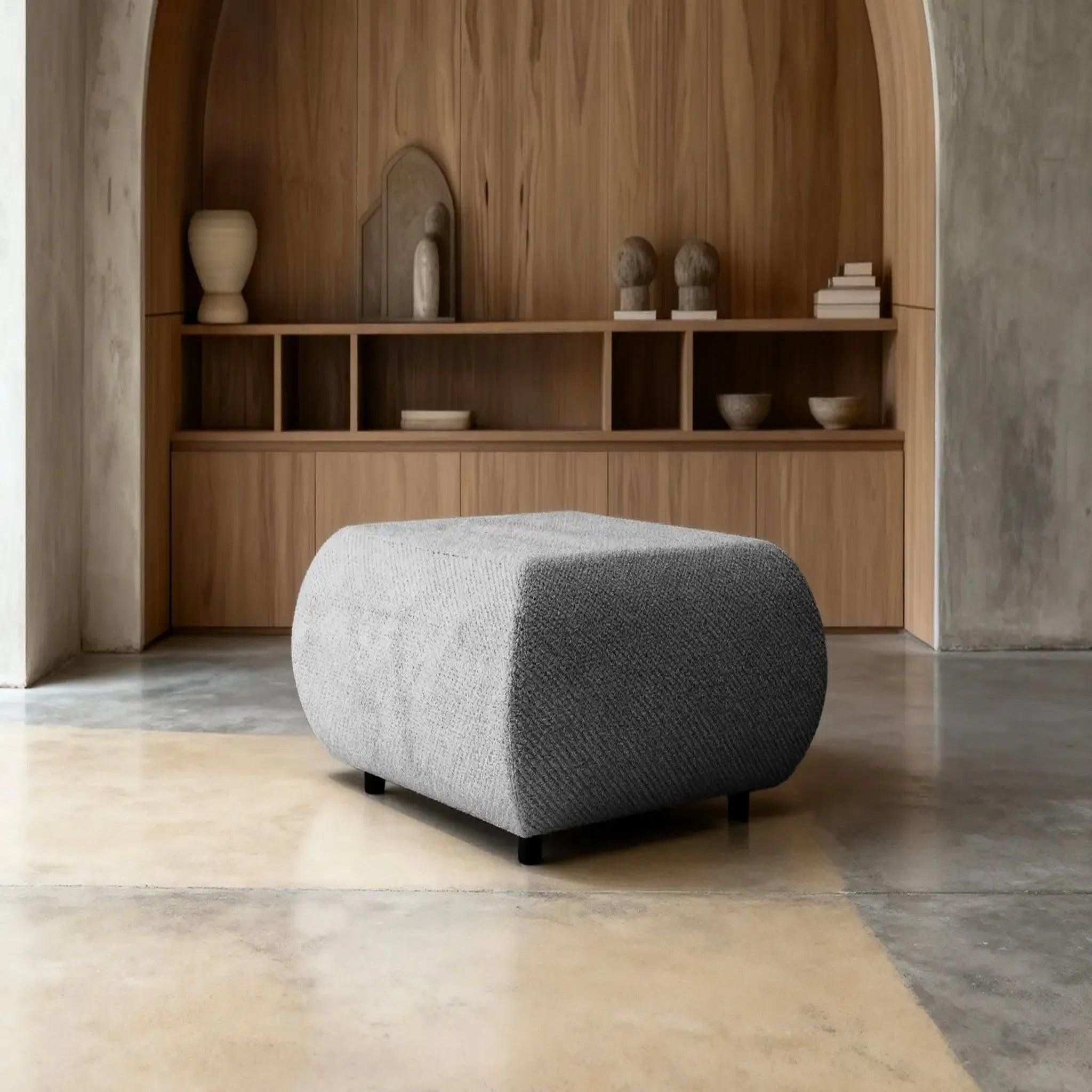 Voir la diapositive 4 : CASANOVA PARIS Levi - pouf tissu lisse