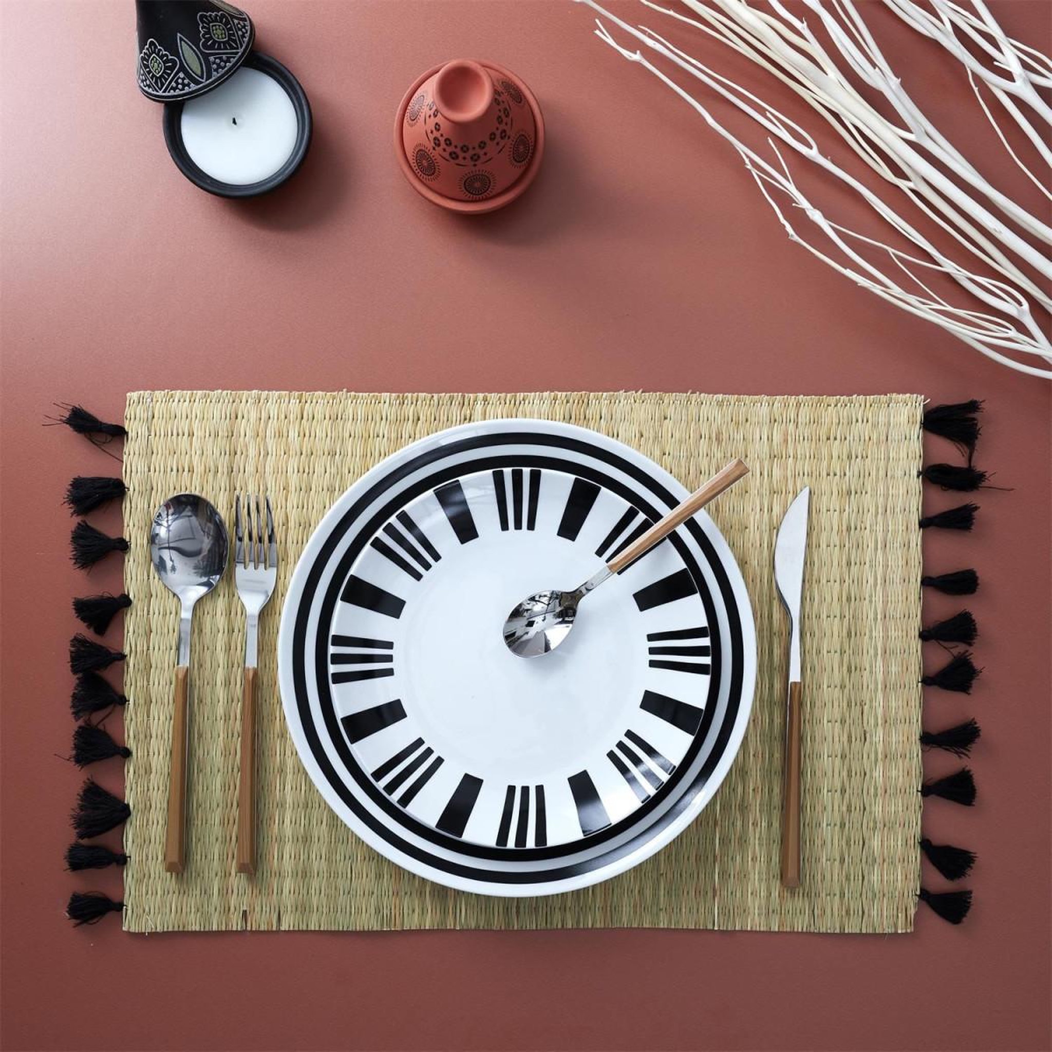 Voir la diapositive 2 : The Home Deco Factory Set de table déco  pompons  30x45cm naturel
