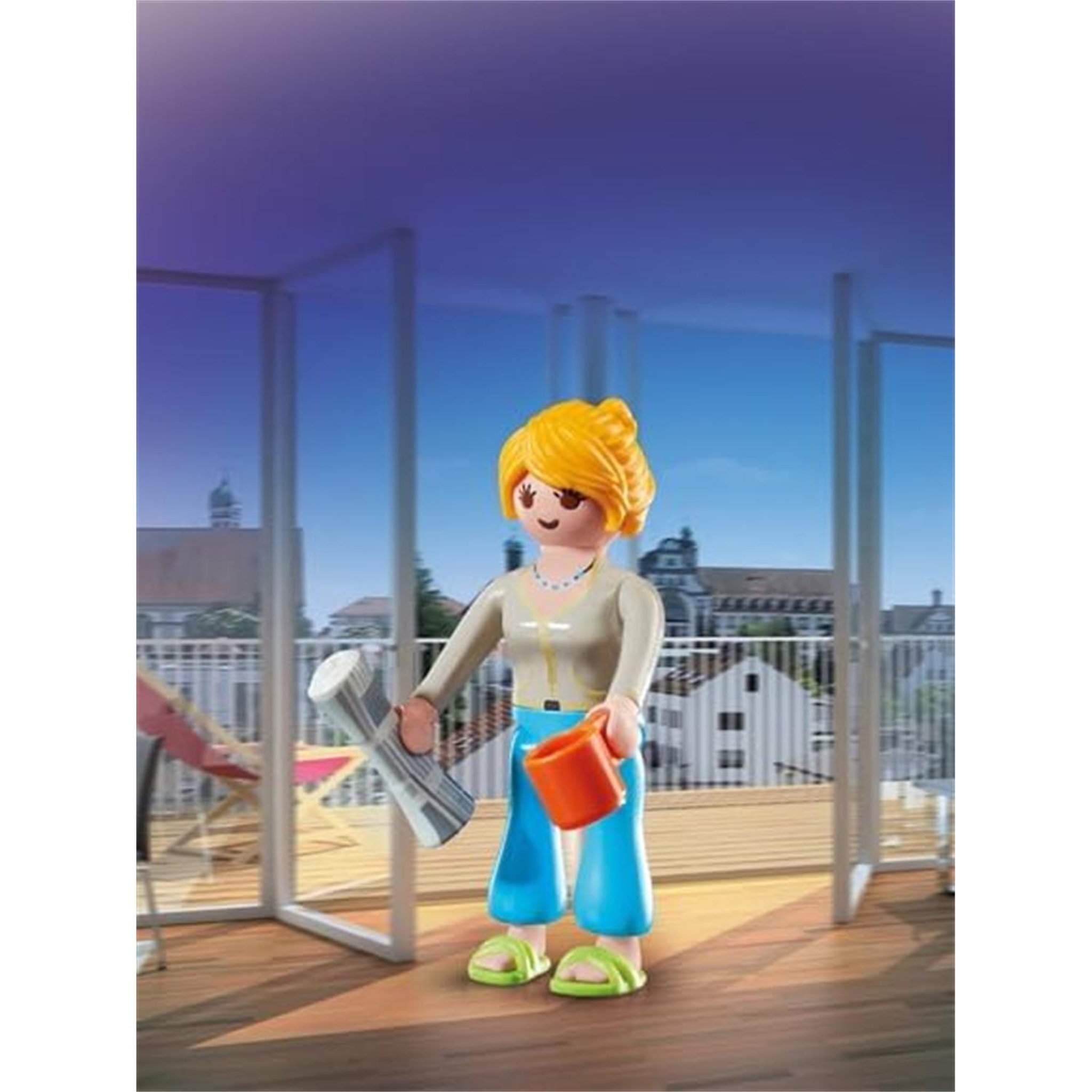 Voir la diapositive 2 : PLAYMOBIL City Life - Jeune femme et journal