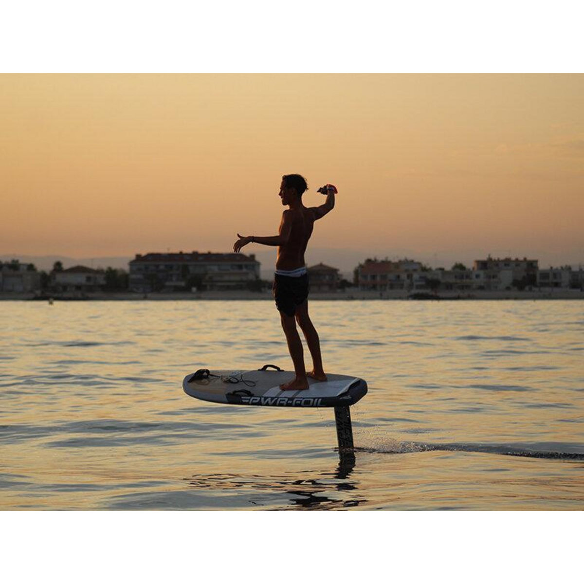 Smartbox Balade de 30 min en overboat ou eFoil pour 2 à Carnon près de Montpellier - Coffret Cadeau Sport & Aventure