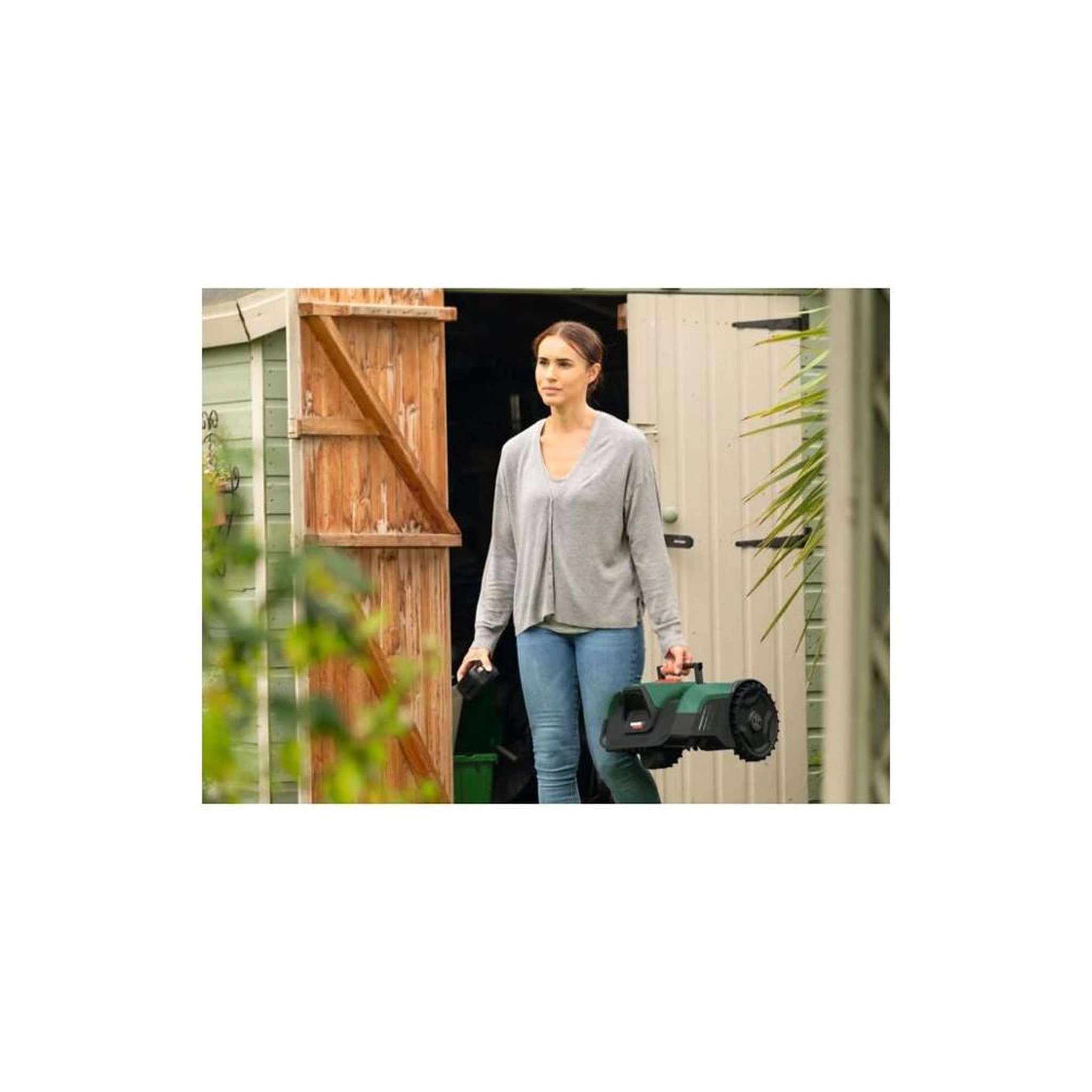 Voir la diapositive 4 : BOSCH Robot tondeuse électrique 18 v 200 m² 18 cm, hauteur 20 à 60 mm, spotmow, smartvision