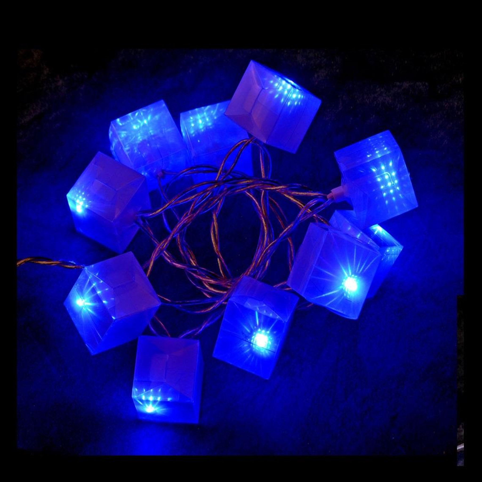 Voir la diapositive 2 : Eden Guirlande électrique cubes lumineux 10 led bleue