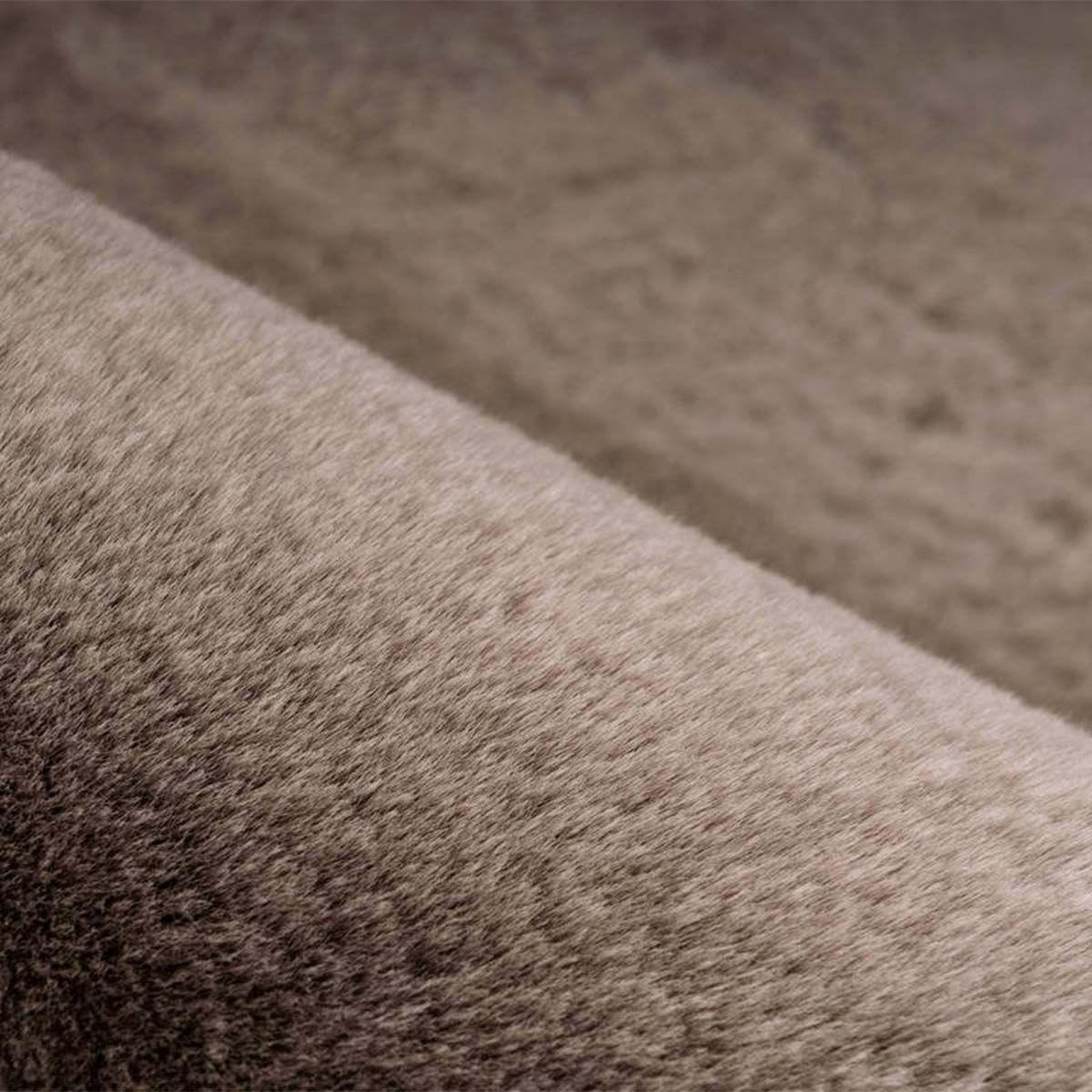 Voir la diapositive 3 : Paris Prix Tapis uni doux poils longs  rabbit  60x90cm taupe