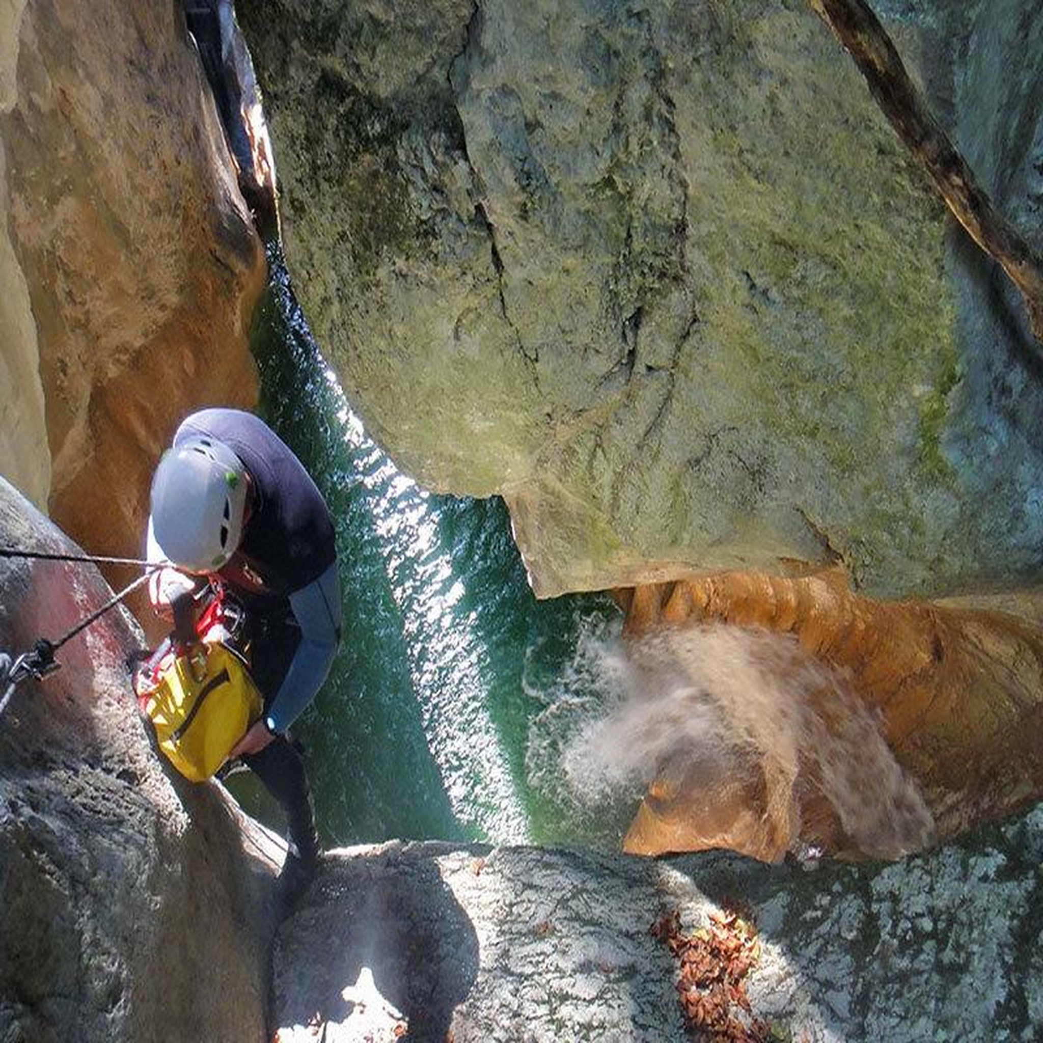 Voir la diapositive 3 : Smartbox Descente du canyon du versoud près de grenoble - coffret cadeau sport & aventure