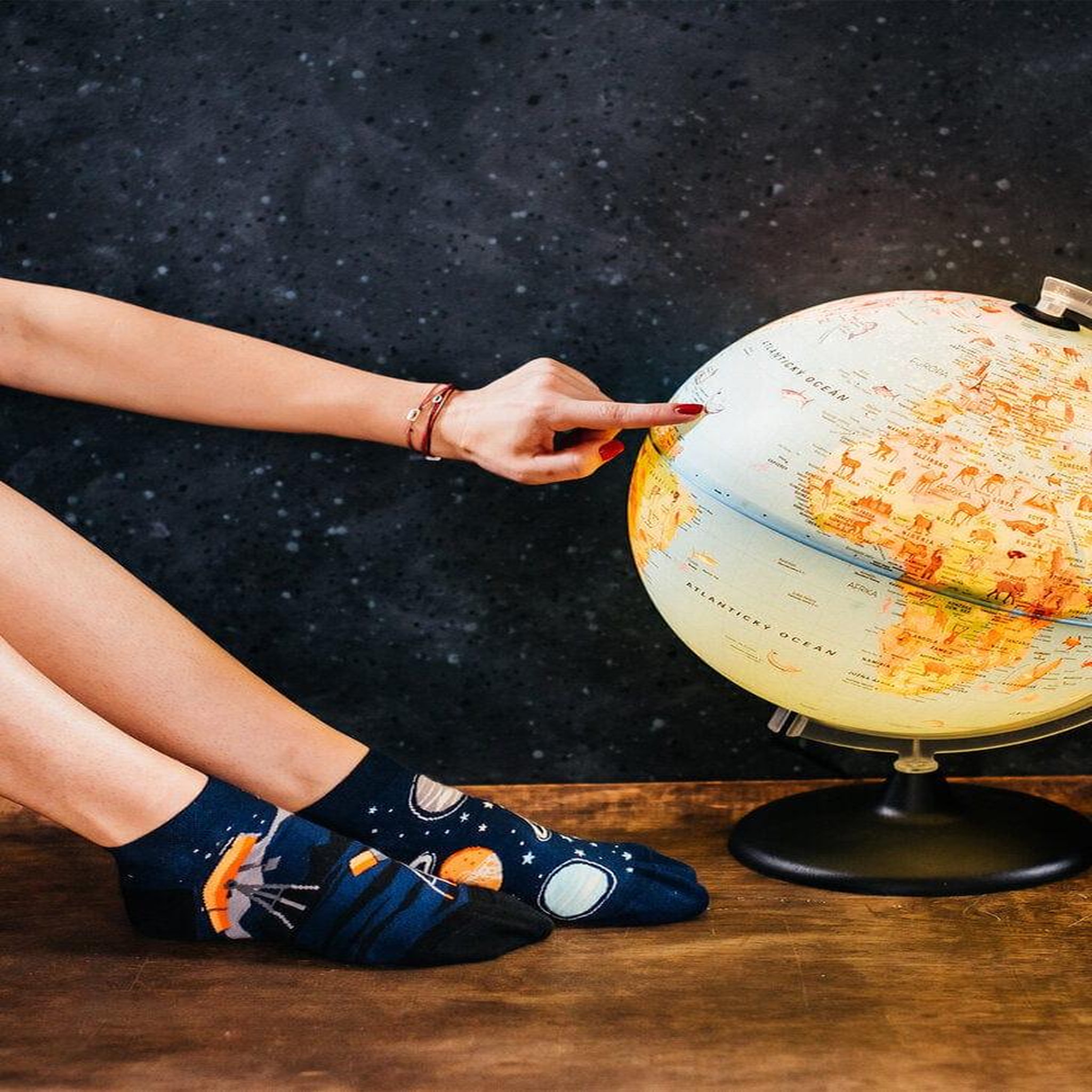 Voir la diapositive 5 : DEDOLES Socquettes univers profond
